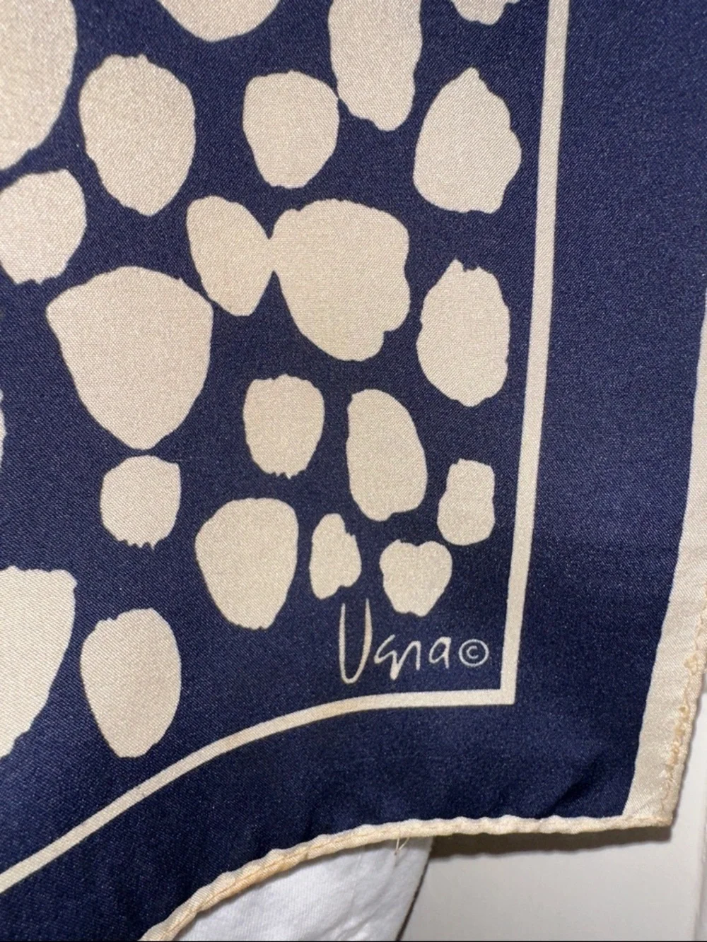 Vintage Vera‎ Navy Blue & Tan Abstract Pebble Scarf